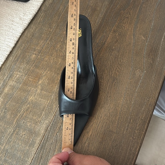 Zara Black Pointed Toe Slip-On Heels - Picture 4 of 4